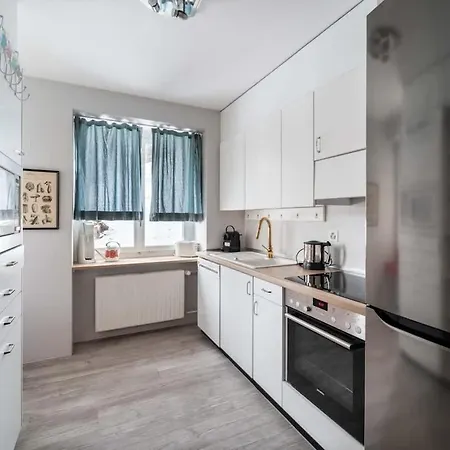 2bedr Parking View Apartment *